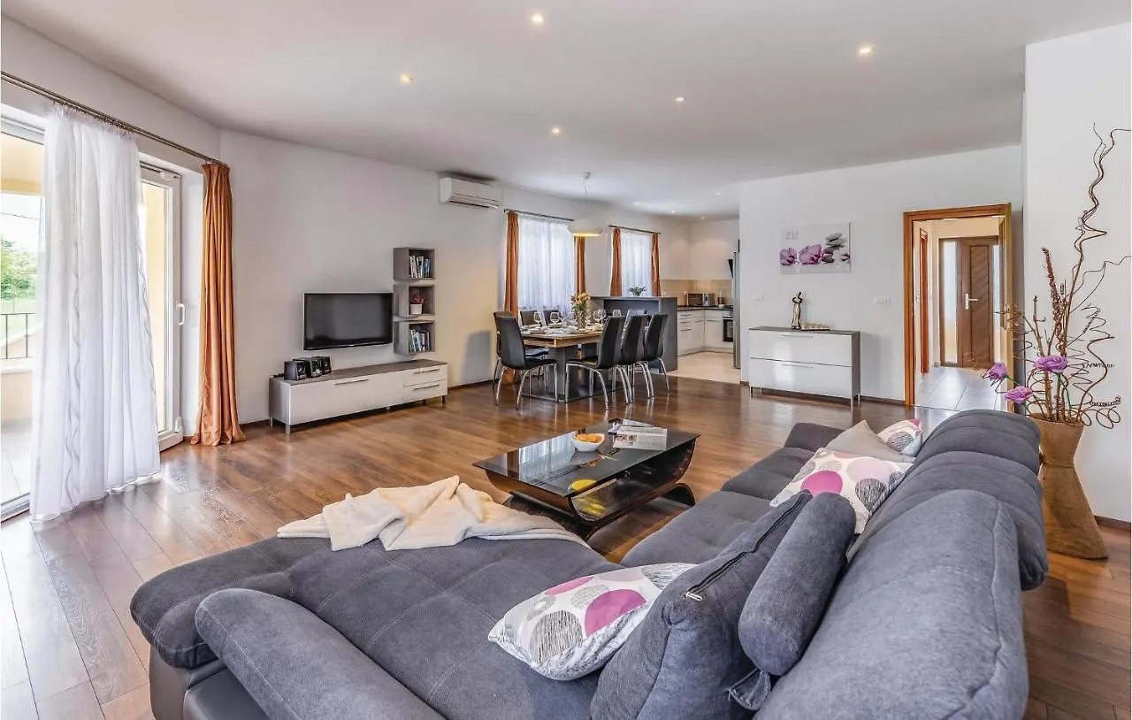 Amazing Home In Pazin With Wifi 0*,  Croatia